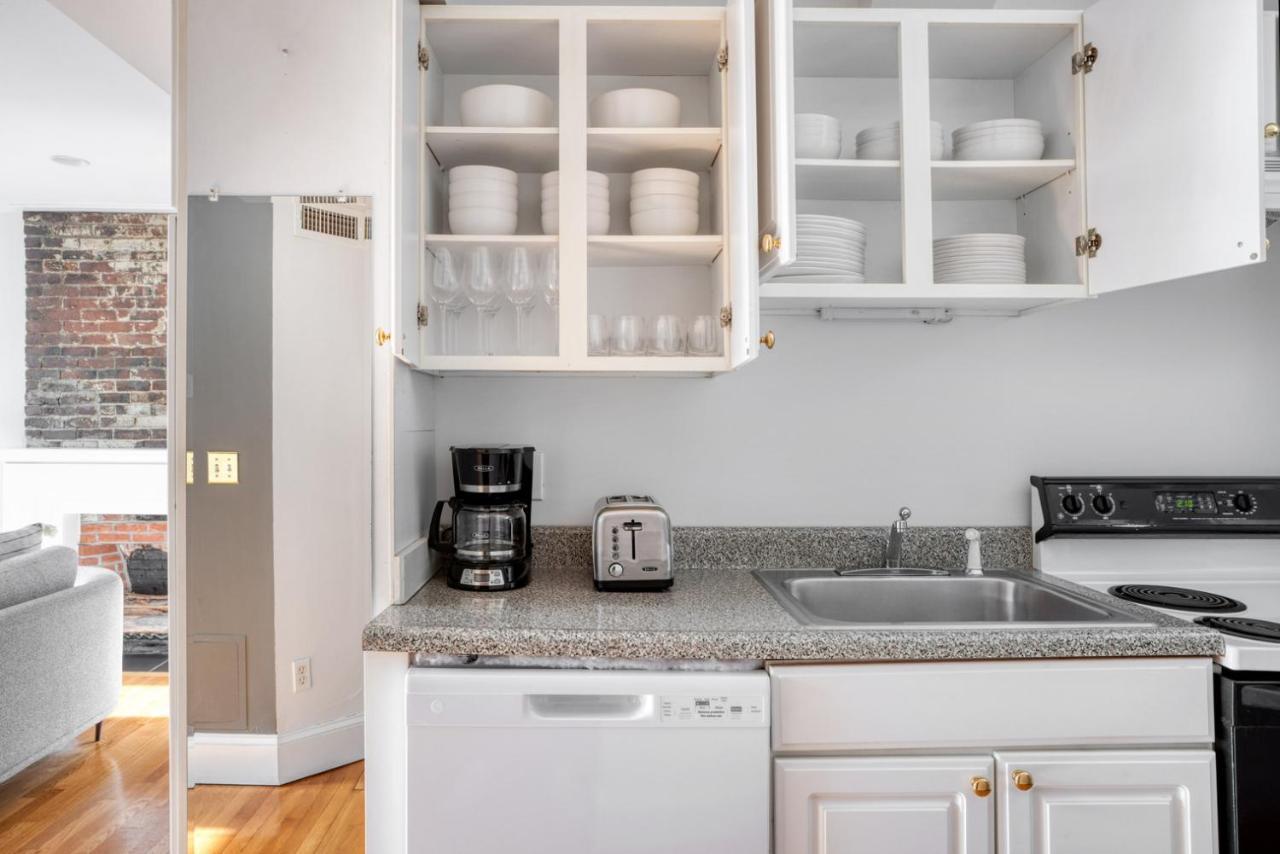 Beacon Hill 2br W Wd Nr Common Bos-828